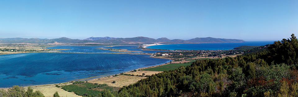 Il golfo e gli stagni di Porto Pino